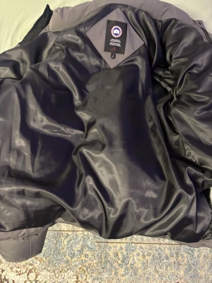 Grå pufferjacka från Canada Goose Black Label - Canada goose black Label 