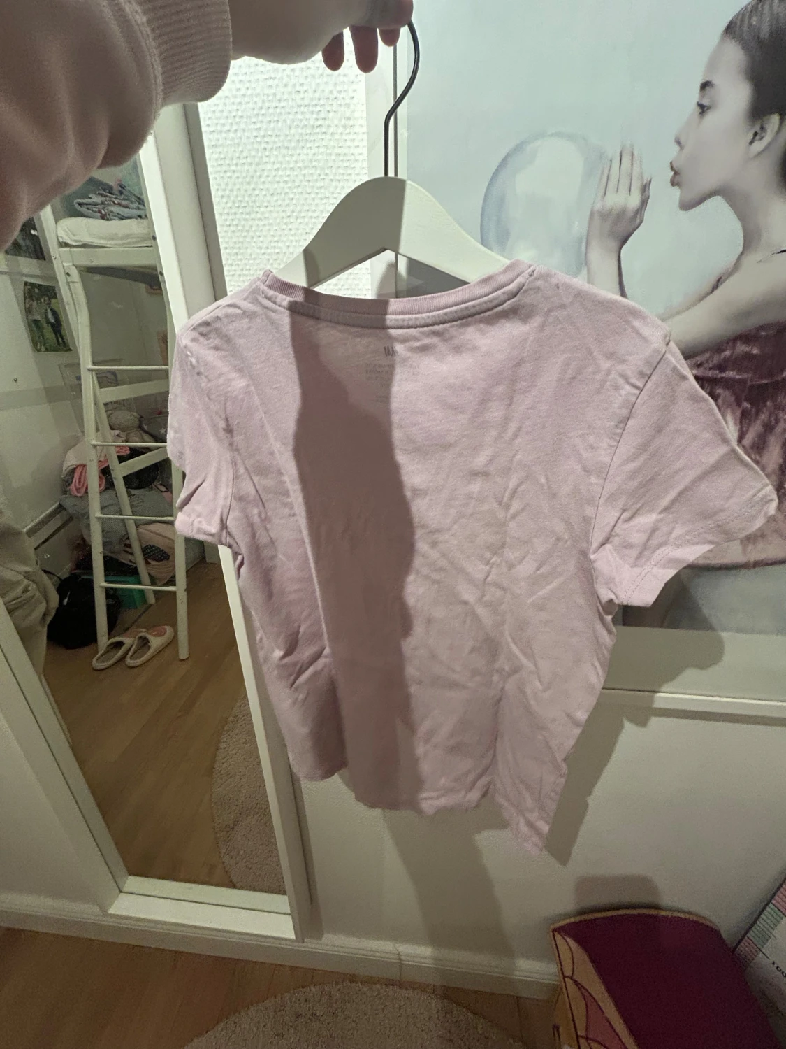 Ljuslilla basic t-shirt från H&M - 1