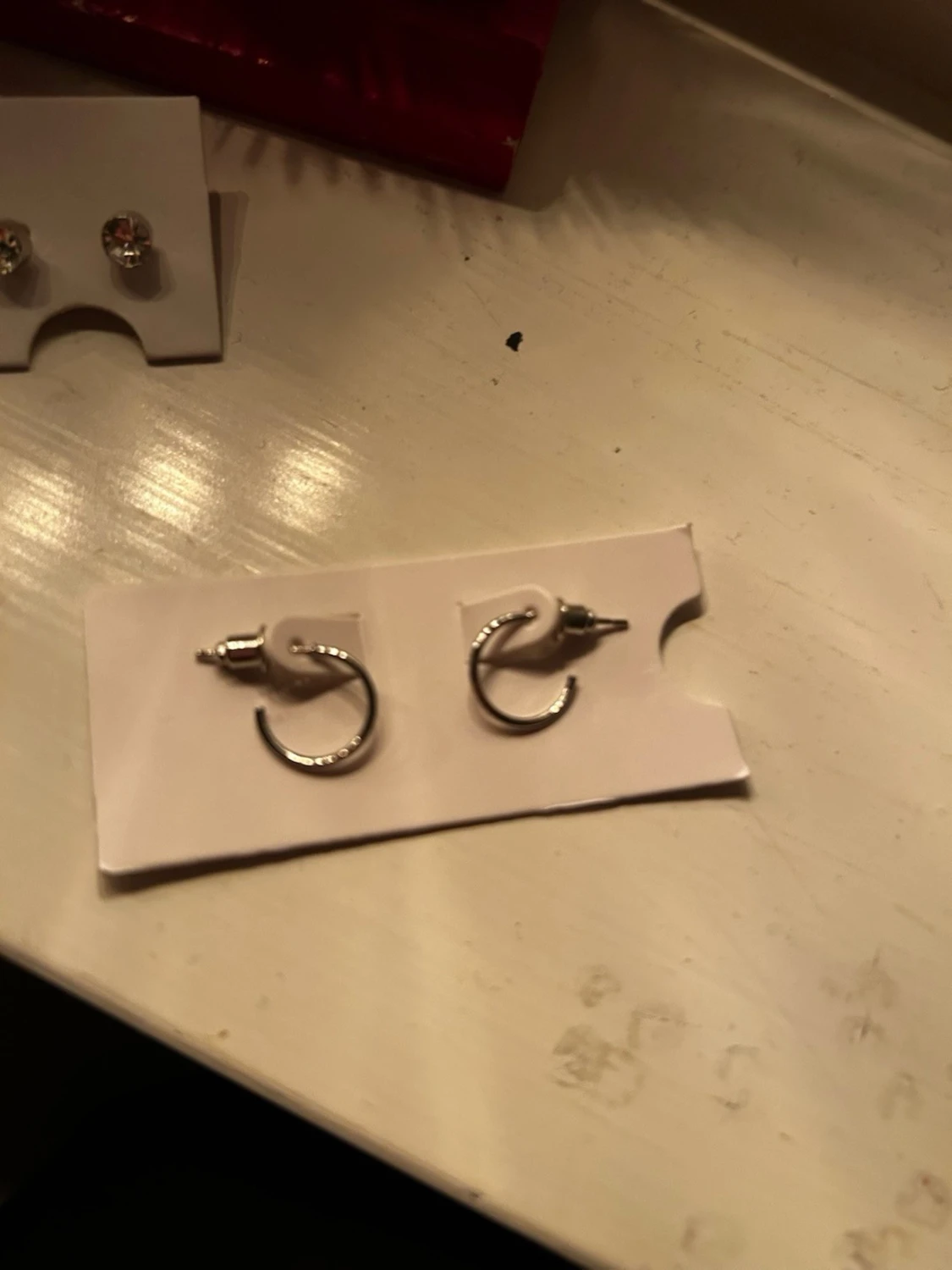 silvriga örhängen - 1