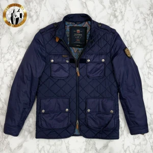 Morris Jacka M - Marinblå Morris jacka i storlek M i mycket bra skick. Tveka inte på att höra av dig för fler frågor eller vid minsta fundering! Skick: 9/10