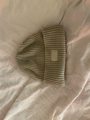 Rosa mössa  - Rosa mössa från better days 