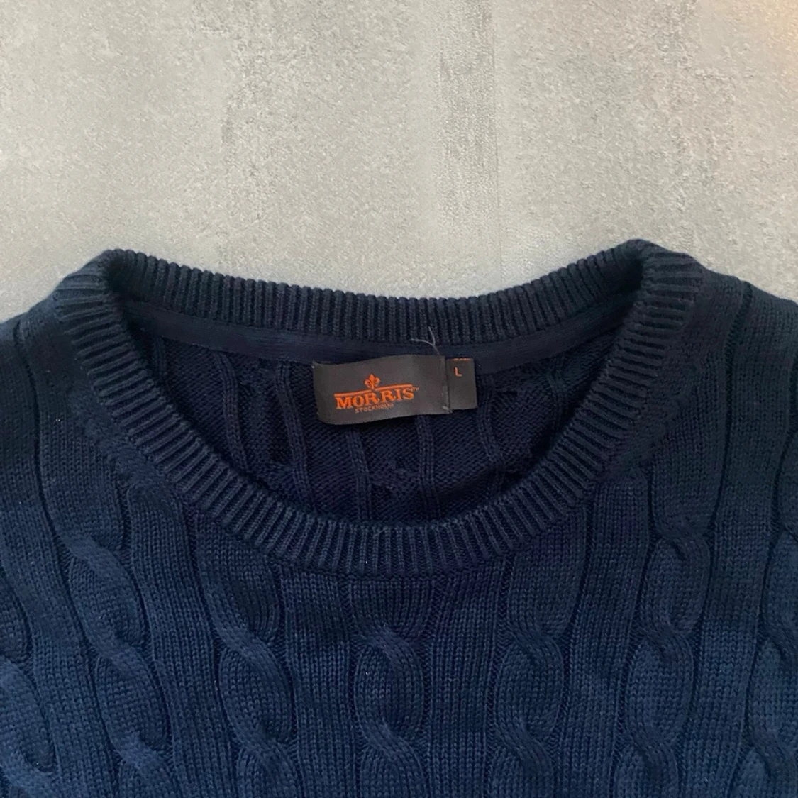 Mörkblå Kabelstickad Morris tröja  - 3