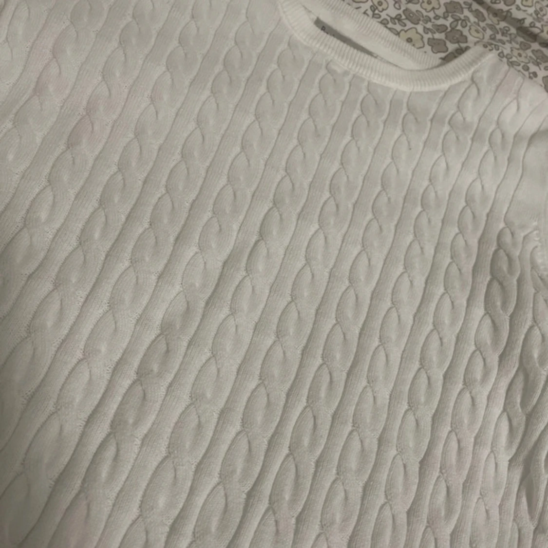 Vit kabelstickad tröja Basic You - 1