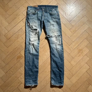 Dondup jeans - Dondup jeans med feta slitningar. Skriv vid ytterligare frågor eller funderingar🤝