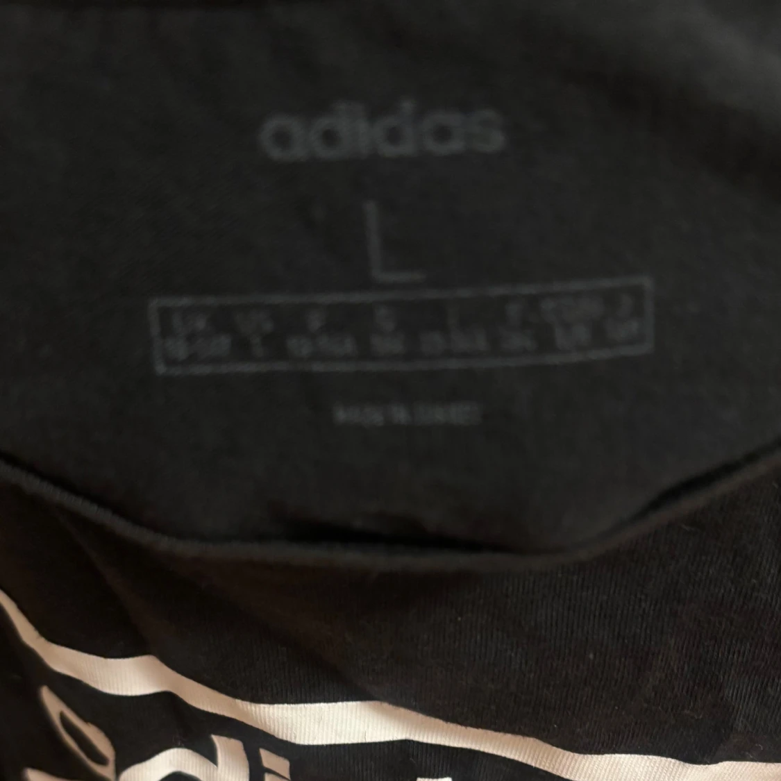 Svart Adidas t-shirt med tryck - 1