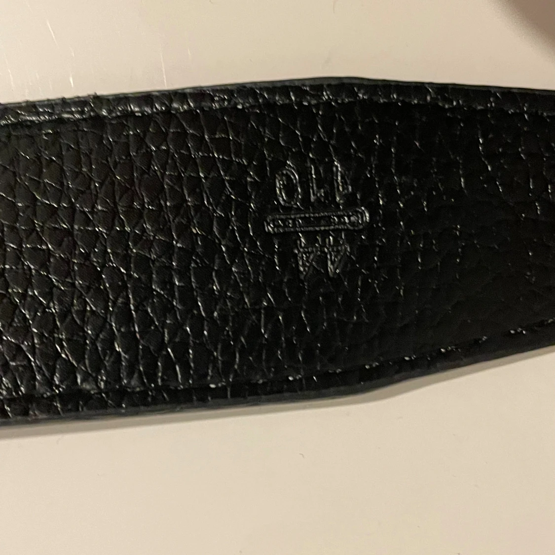 Bälte med H logo guld. Svart och blå - 3