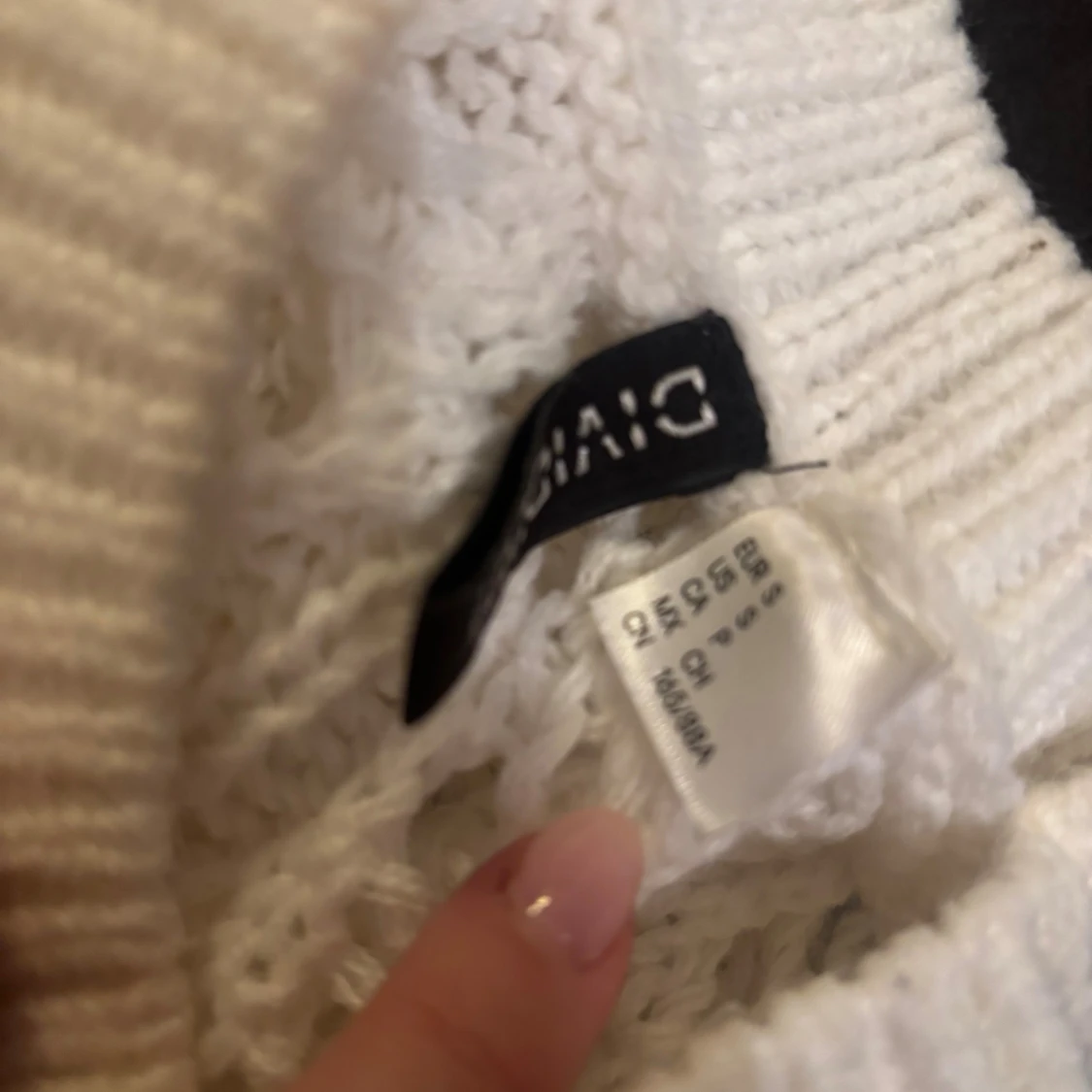 Vit stickad tröja - 2