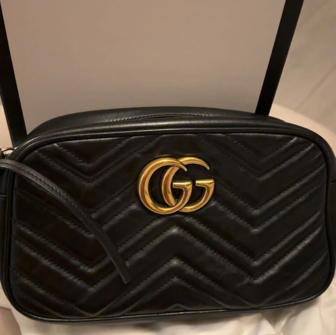 Svart axelväska från Gucci i skinn - 3