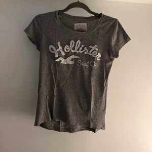 Hollister tröja - Hollister tröja stl S. Jättefin och skön! Kan användas till mycket💗