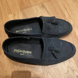 YSL loafers - Prima skick strlk 40 på tag men passar mig som har 42