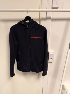 PRADA KOFTA - jätte snygg kofta använd ett par gånger 