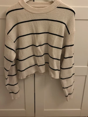 Randig stickad tröja från Zara - super fin💗