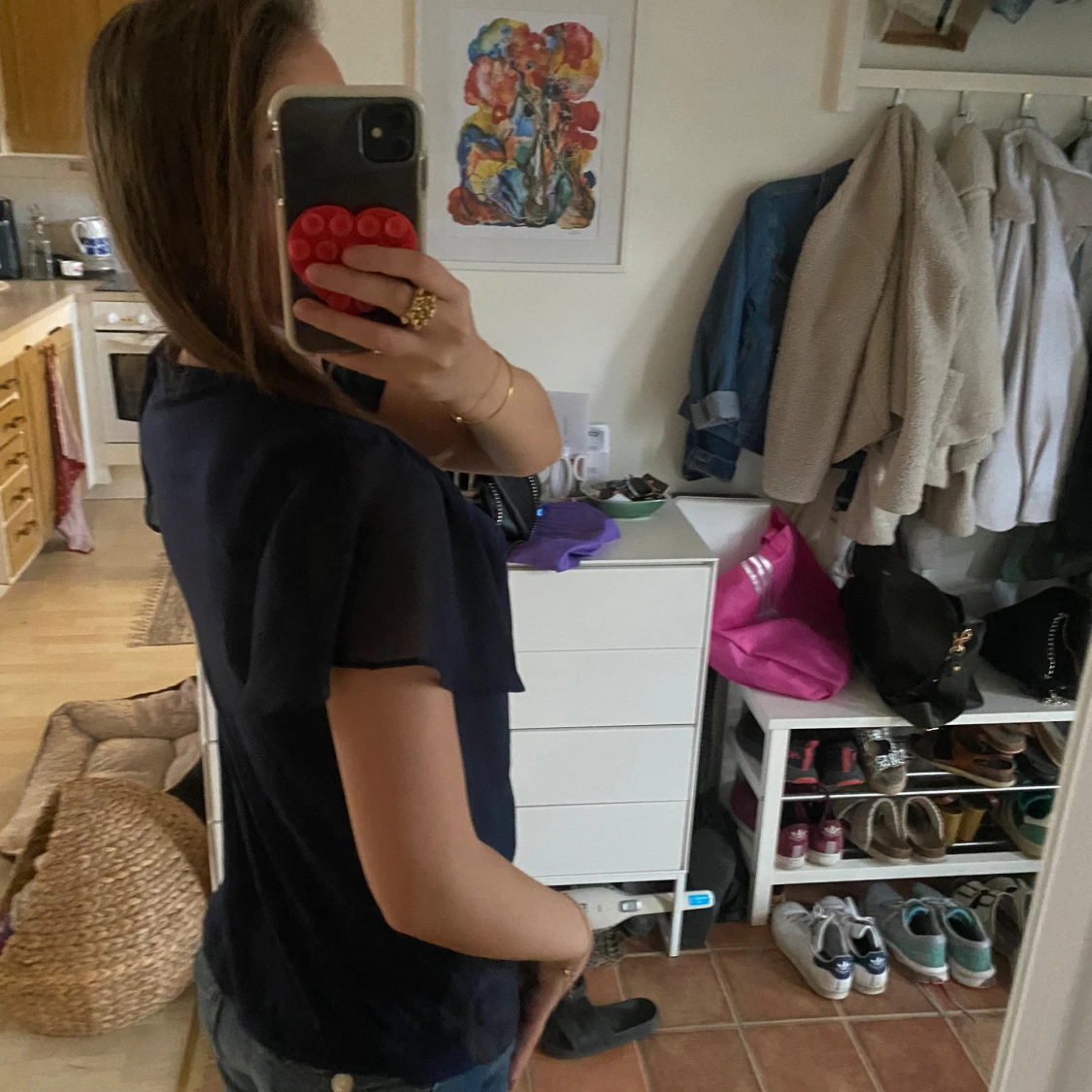 Mörkblå blus med volangärmar - 1