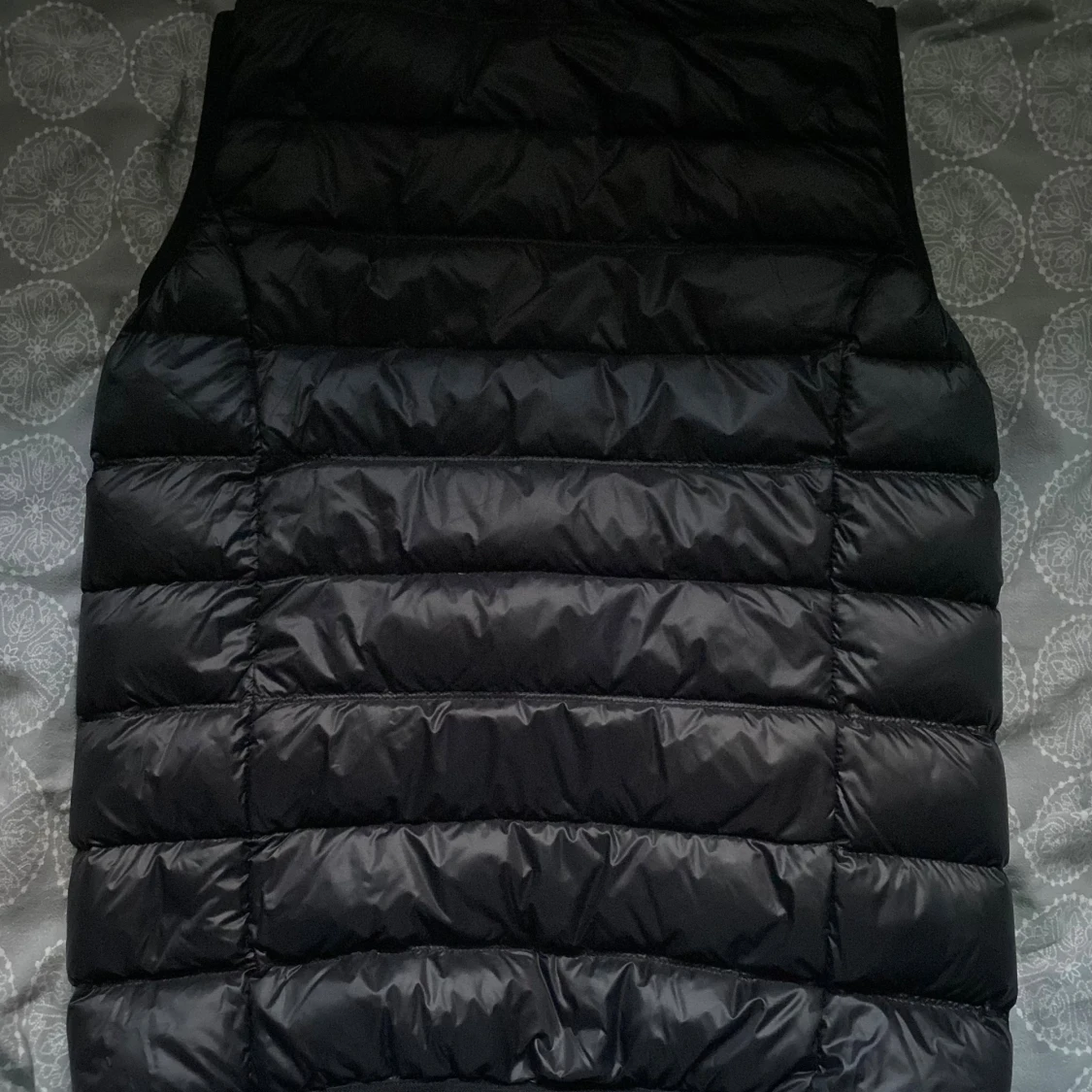 Svart dunväst från EA7 Emporio Armani - 1