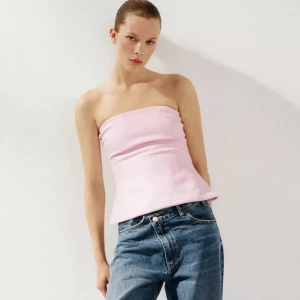 Topp från Zara - Helt ny! Aldrig använt säljer för har 2  