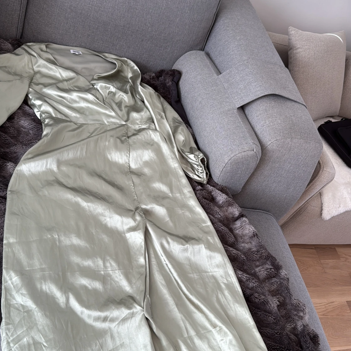 Ljusgrön långklänning från Bubbleroom - 1