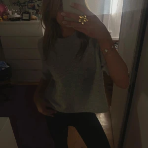 Tröja Gina tricot - Stickad tröja från Gina Tricot, använd ett fåtal ggr🫶🏼