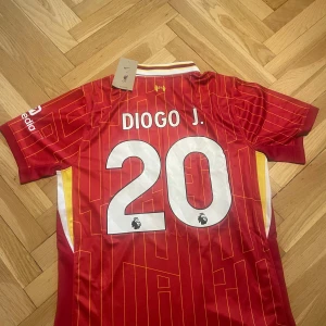 Diogo Jota tröja - Helt ny