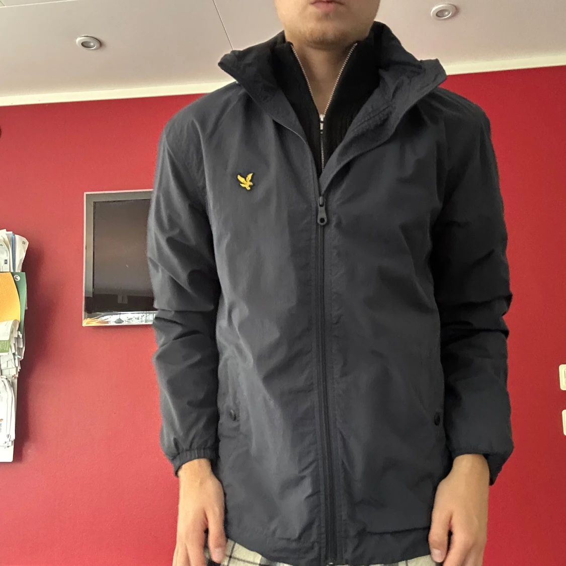 Marinblå vindjacka från Lyle & Scott - 1