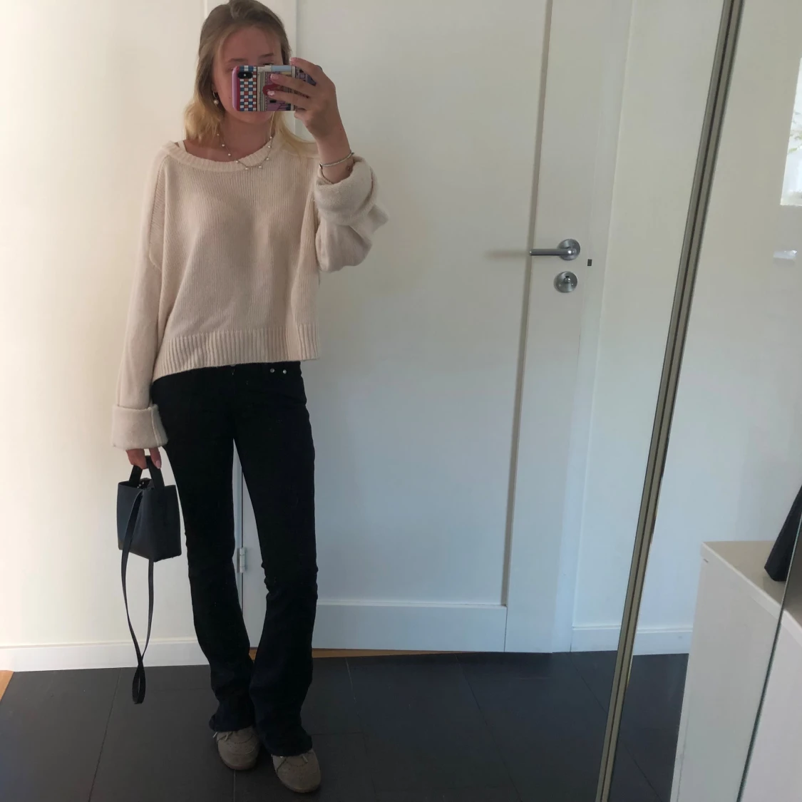 Svarta bootcut jeans