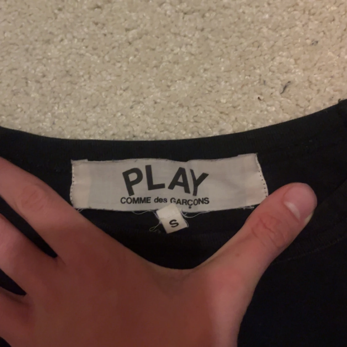 Svart Comme des Garçons Play t-shirt - 2