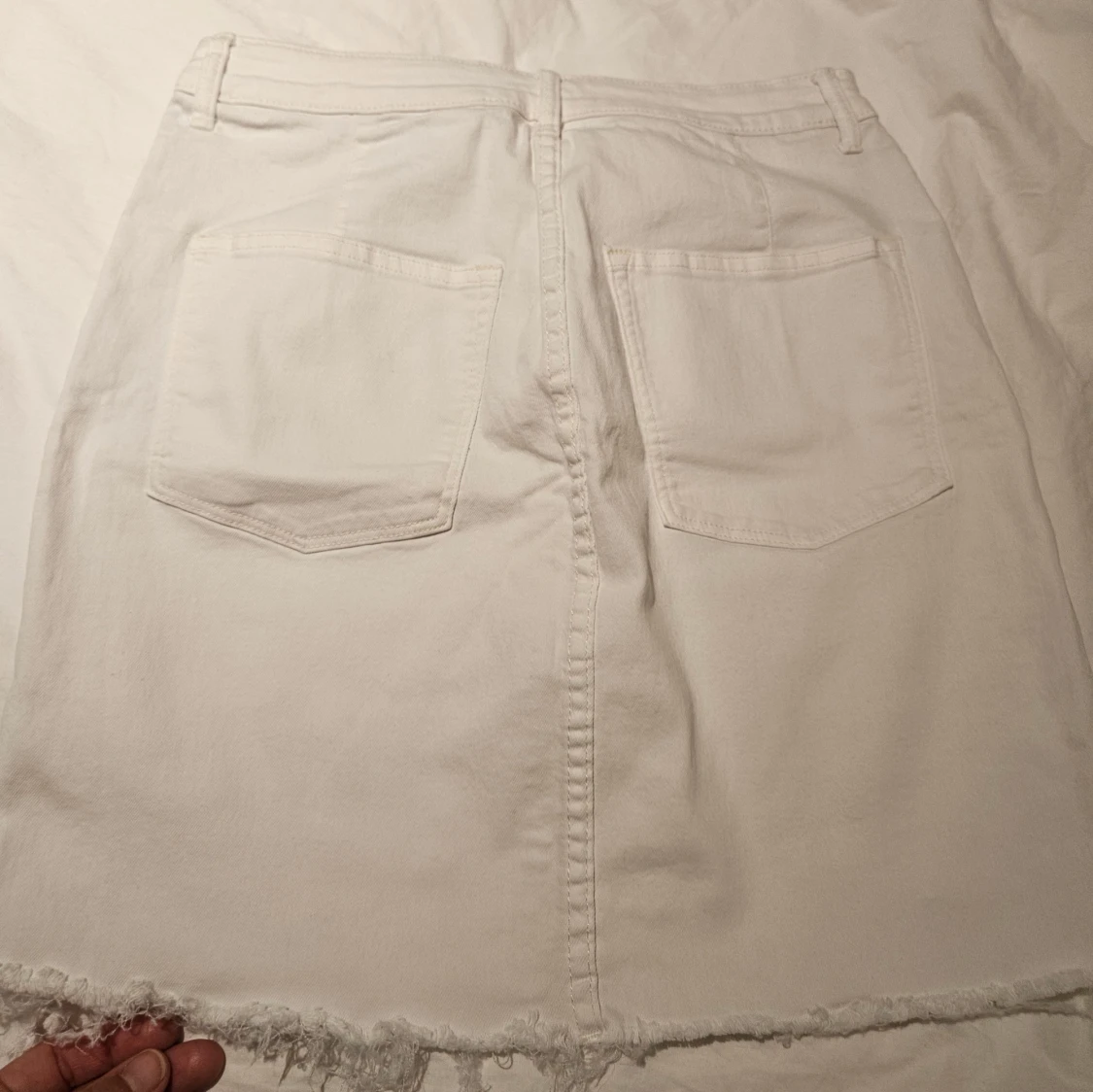 Vit jeanskjol från &Denim, strl 40 - 1