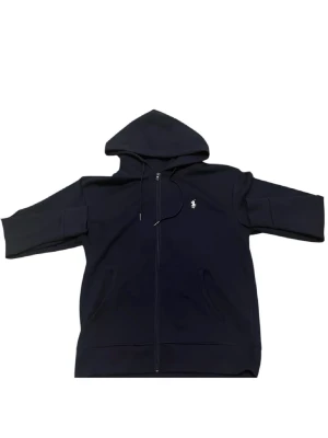 Polo tröja med dragkedja  - Tröjan är i bra skick 