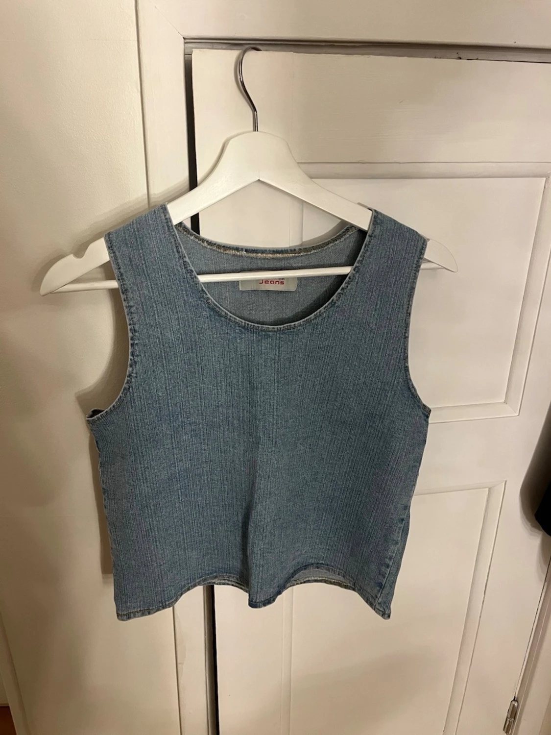 Ärmlös jeanslinnetopp