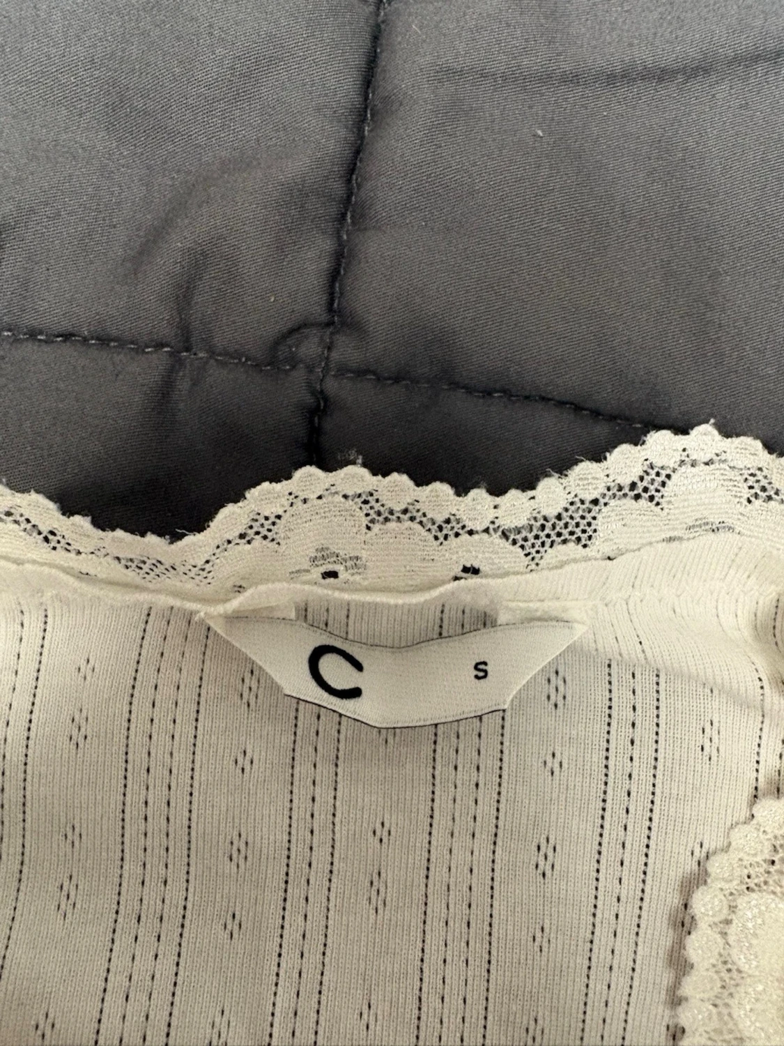 Vit spetskantad linnetopp från Cubus - 2