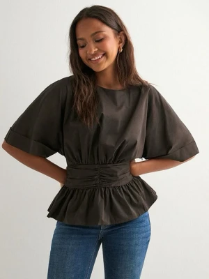 Blus  - Brun blus från Neo Noir, använd endast en gång. 