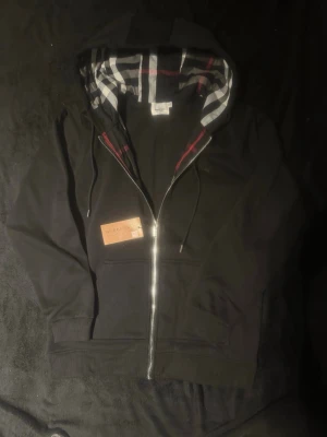 Burberry kofta svart - Svart burberry kofta