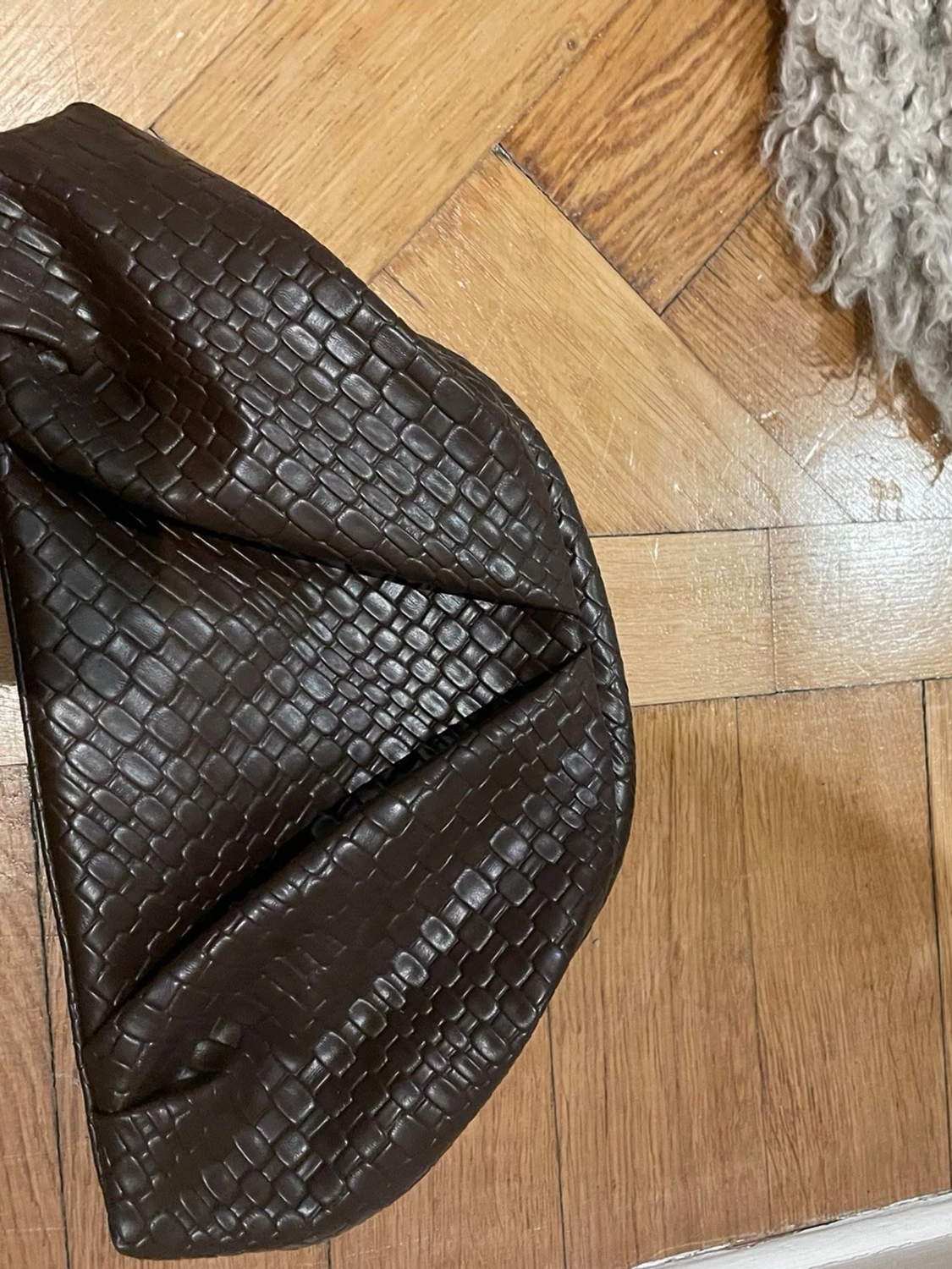 Mörkbrun kuvertväska i skinnimitation - 2