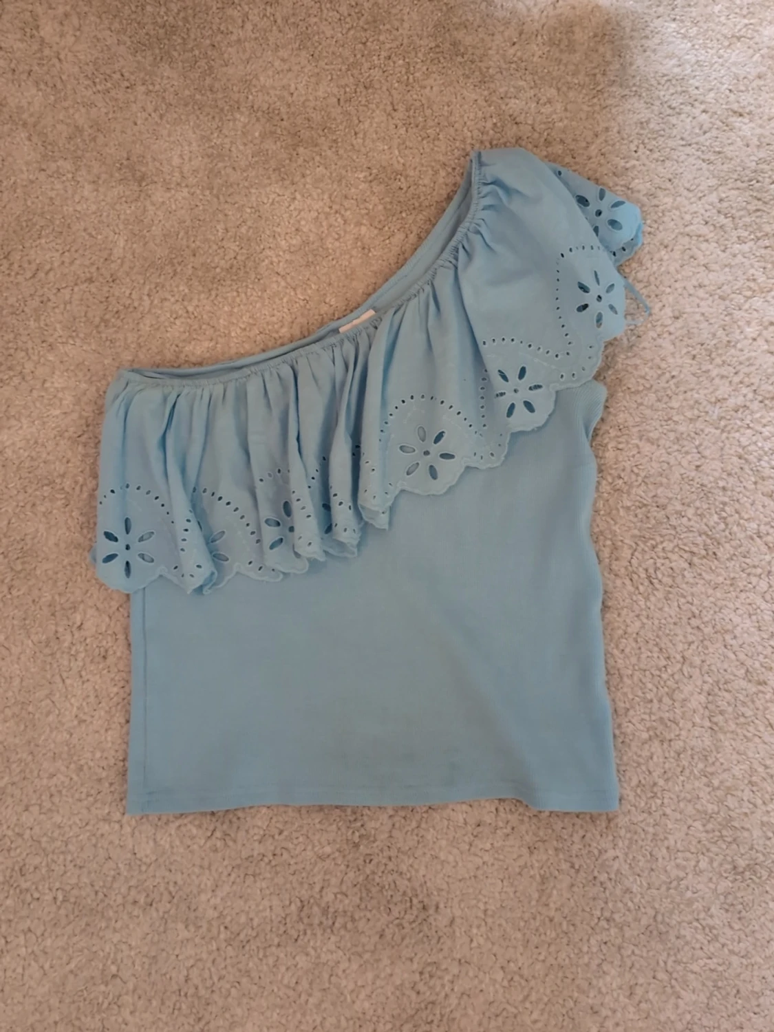 Ljusblå oneshoulder topp från Zara