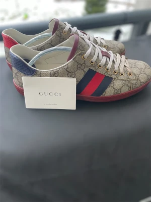 GG Supreme Canvas med röd sula - Riktigt feta o super skick 9/10✅| skriv vid frågor eller funderingar!