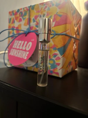 Essnce parfym tarte au citron - 8 ml tarte au citron 🍋 parfym från essnce, minus några sprut.🤍