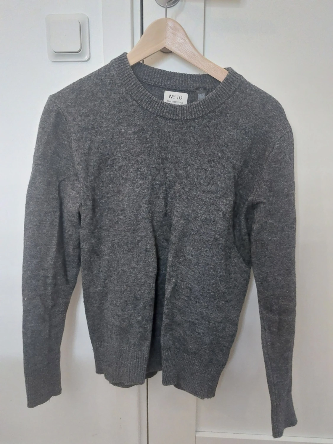 Mörkgrå stickad tröja H&M Essentials