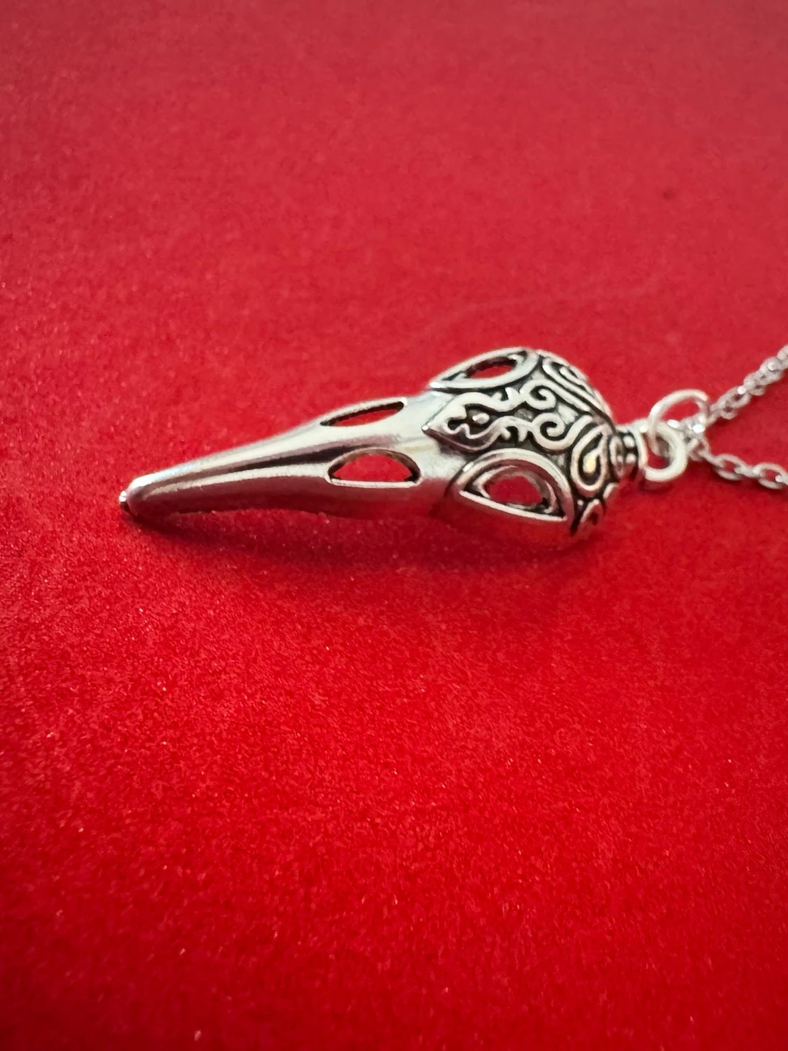 Silvrig döskalle halsband  - 2