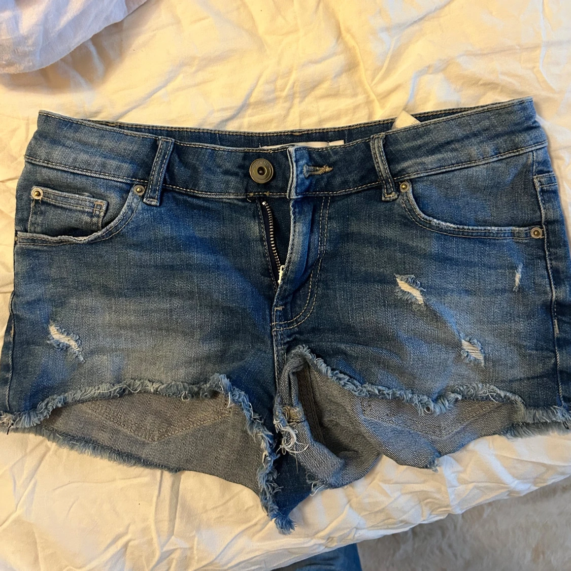 Lågmidjade jeansshorts 