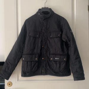 Barbour jacka - Fin pojk jacka i storlek XL FAST BARNSTORLEK!!!