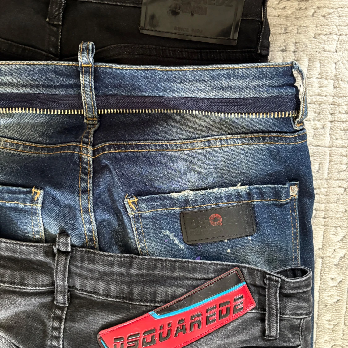 Dsquared2 jeans i olika tvättar - 1