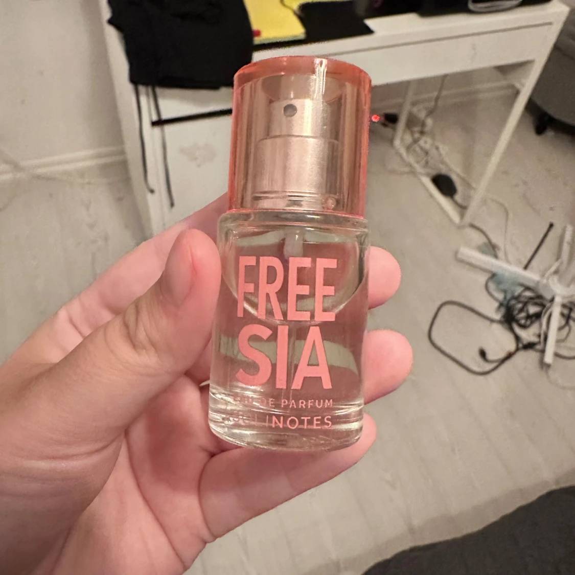 Valentino Donna & Solinotes Freesia - 1