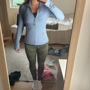 Lululemon define jackwt - Superfin define jacket som ej kommer till användning ! Unik färg ❣️