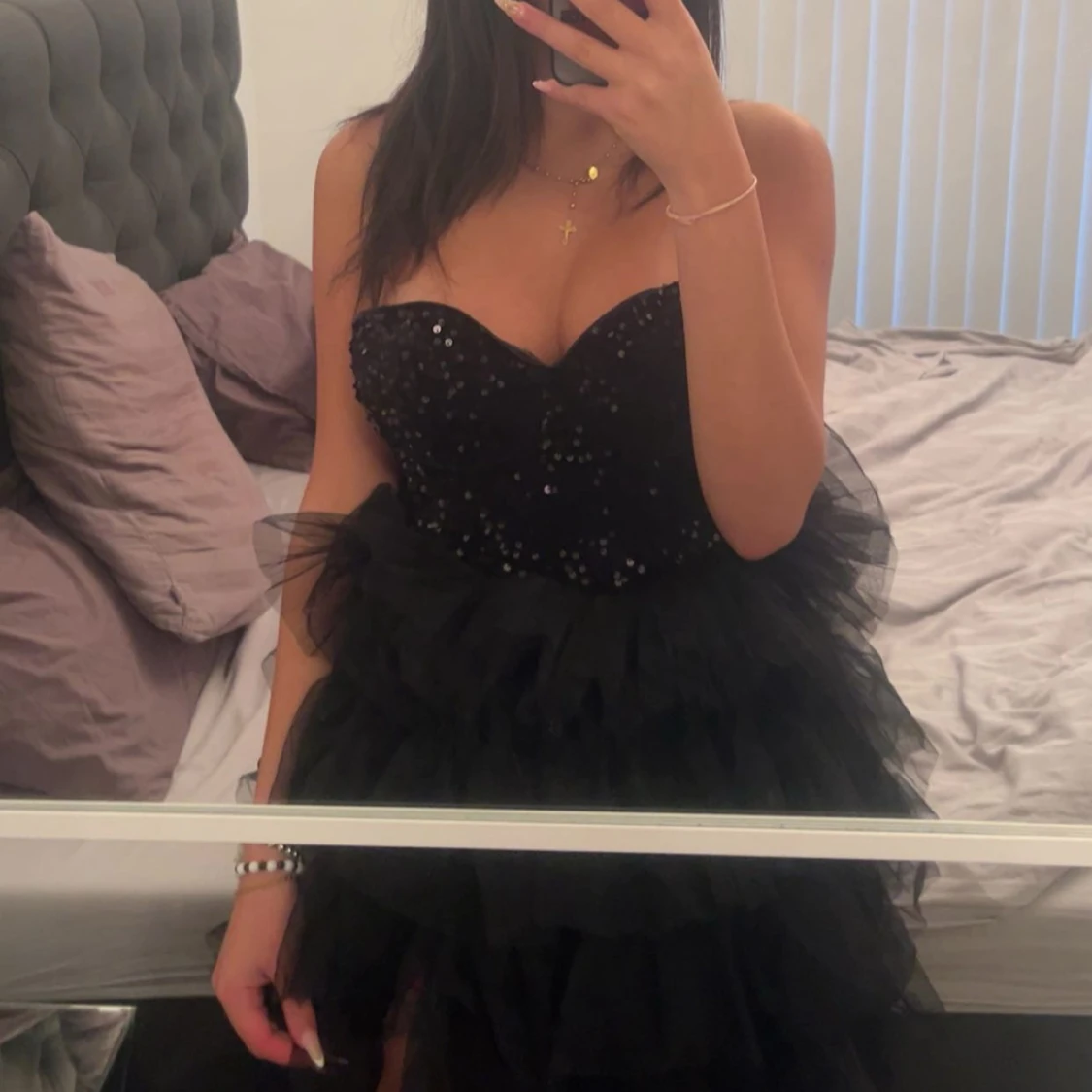 Svart långklänning med paljetter - 1