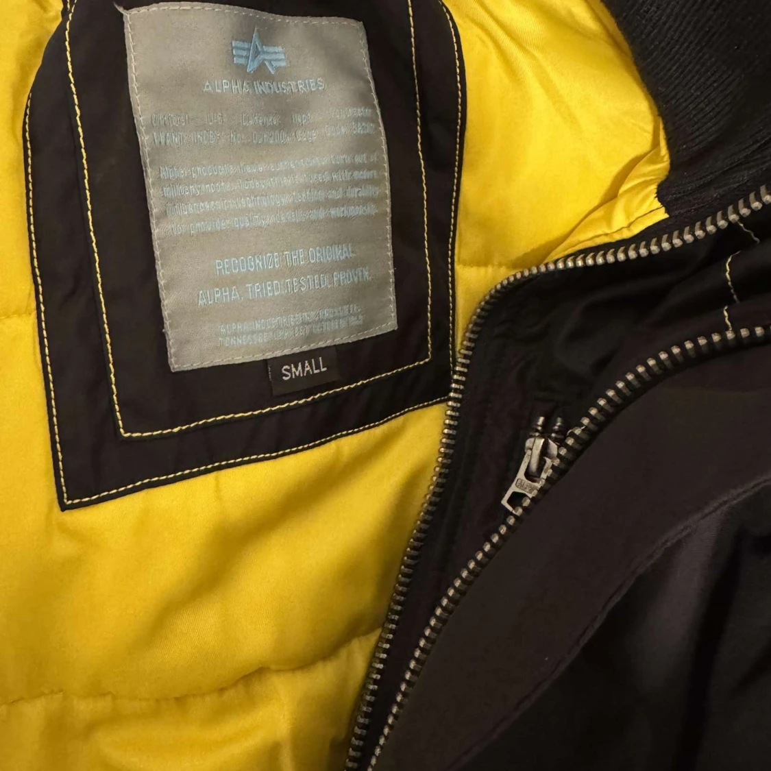 Svart vinterjacka Alpha Industries S - 2