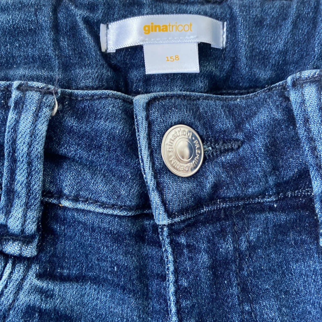 Blå bootcut jeans från Gina Tricot - 3