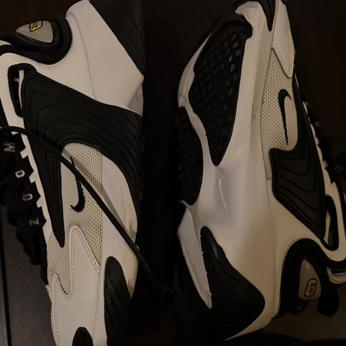 Nike sneakers i svart och vitt - 4