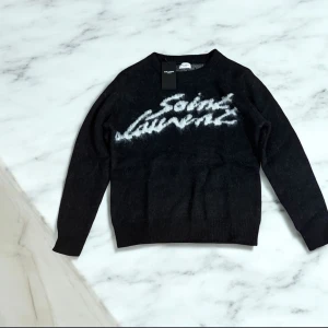  Saint Laurent stickad tröja - Saint Laurent stickad tröja                                    Storlek M                                                                Svart                                                                        