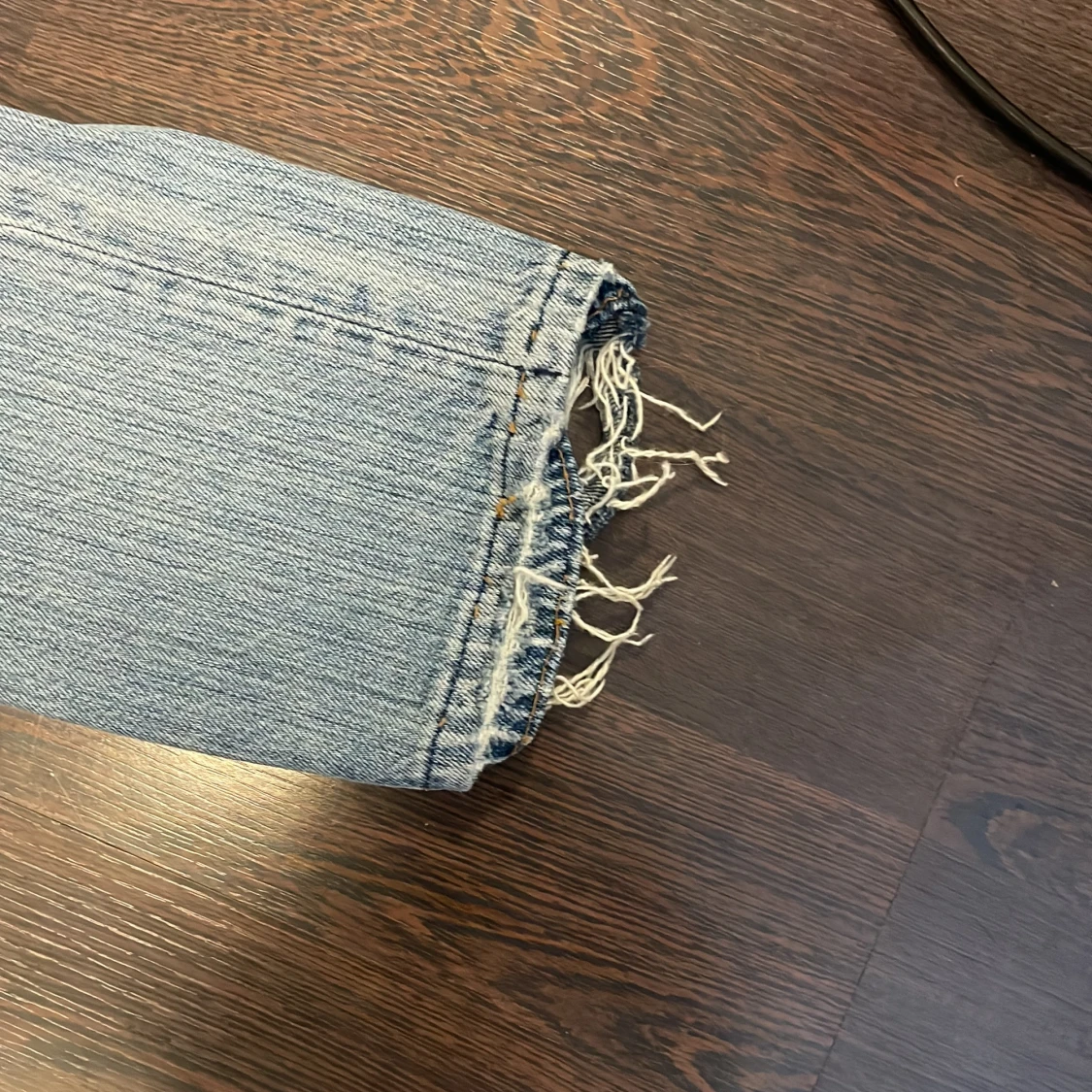 Levi's 501 ljusblå slitna jeans - 2