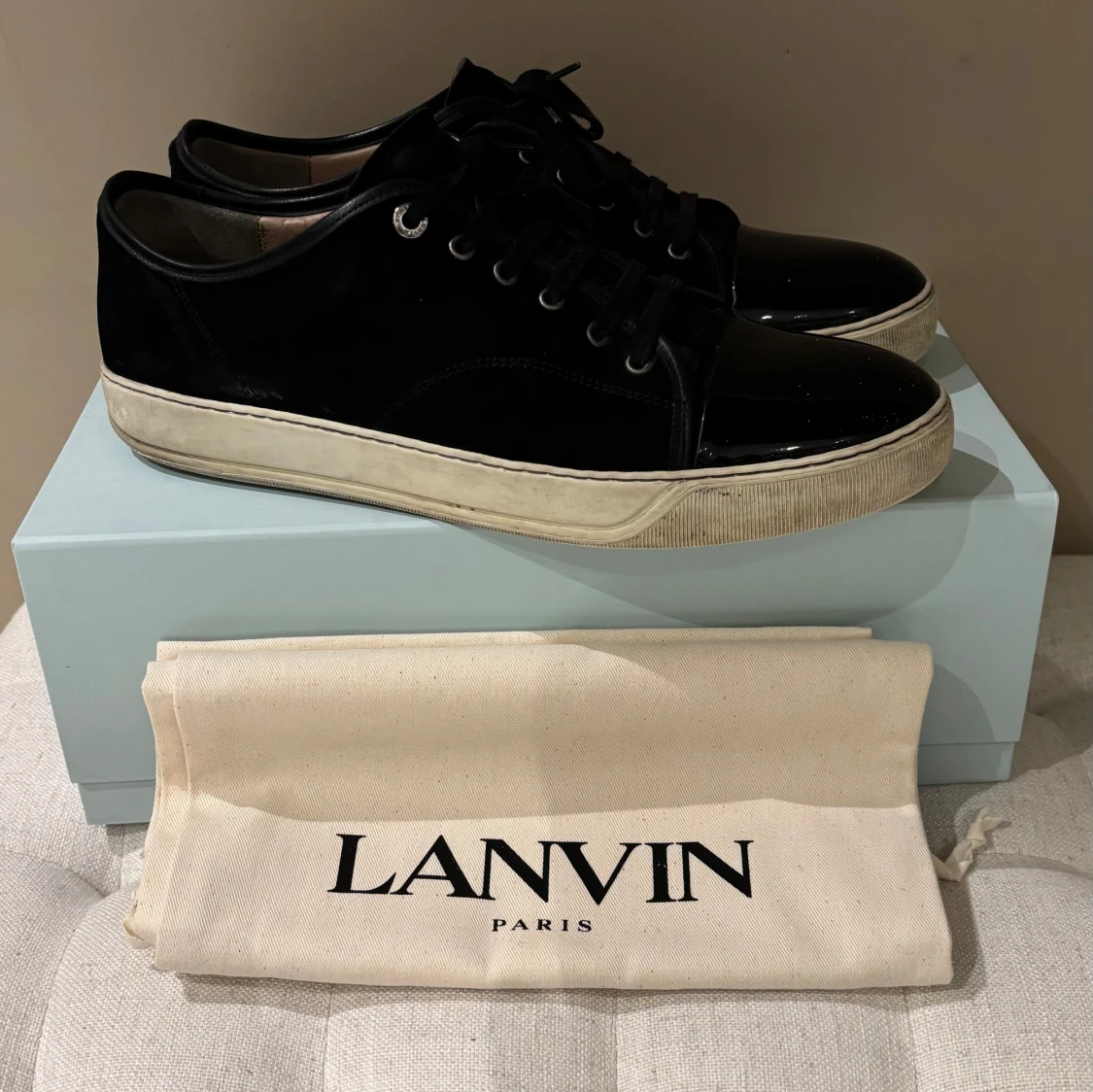 Lanvin sneakers i mocka och lack - 1