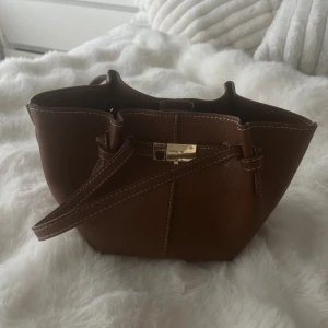 Väska från Lindex - Brun liten väska från Lindex💕
